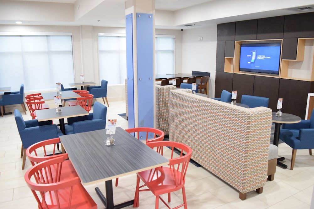 Holiday Inn Express Hotel & Suites West I 10 by IHG - photo 47
