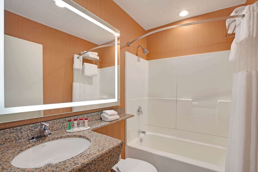 Ramada by Wyndham Bronx - photo 8