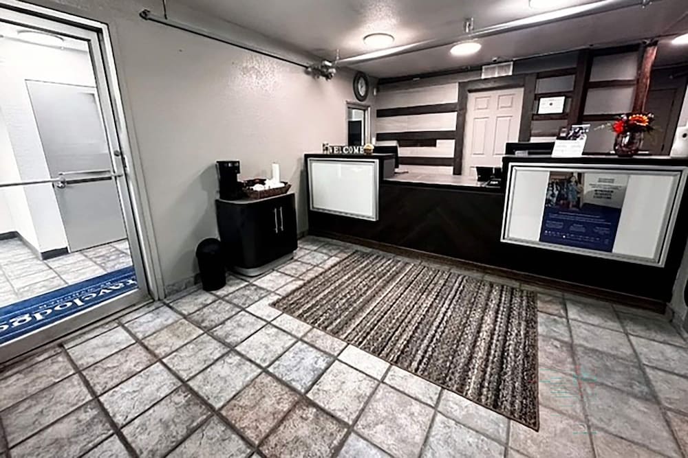 Studio City Suites a Travelodge by Wyndham - photo 18
