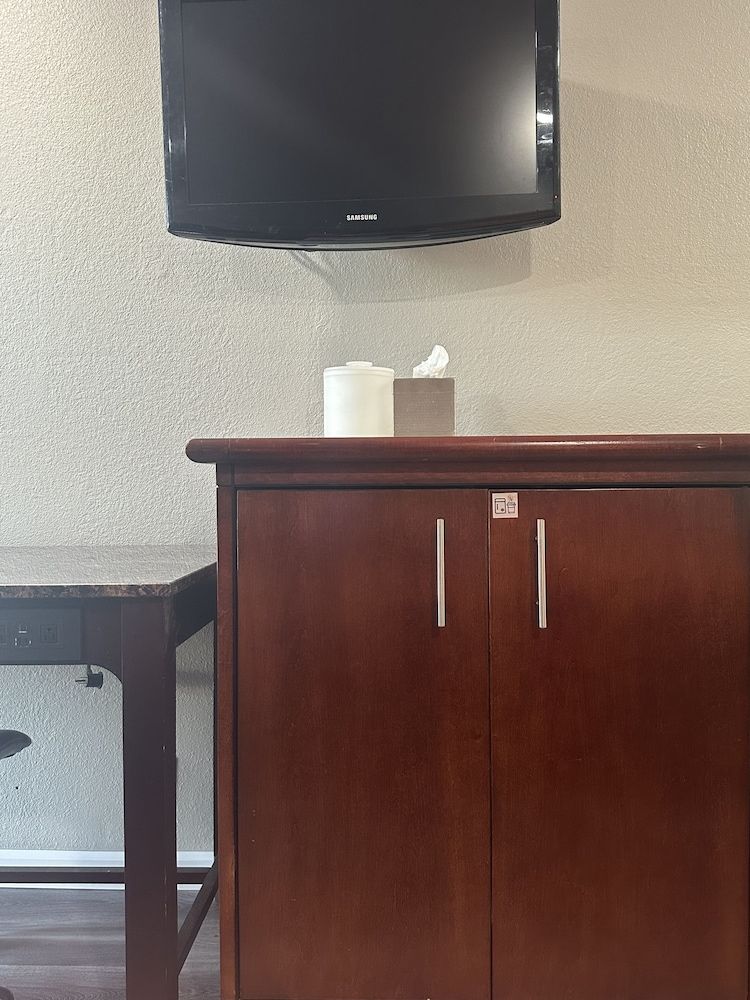 Royal Motel Tracy Llc - photo 13