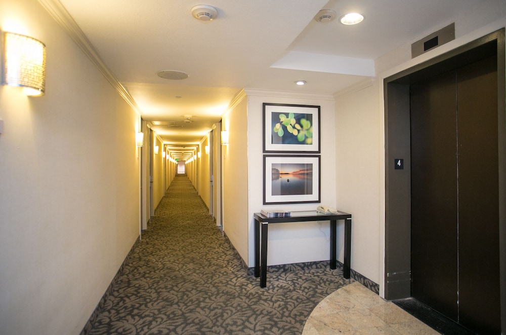 The University of Georgia Center for Continuing Education & Hotel - photo 66