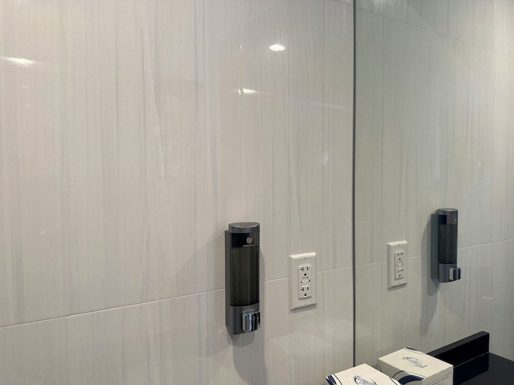 Regal Inn & Suites New York LaGuardia Hotel - photo 21