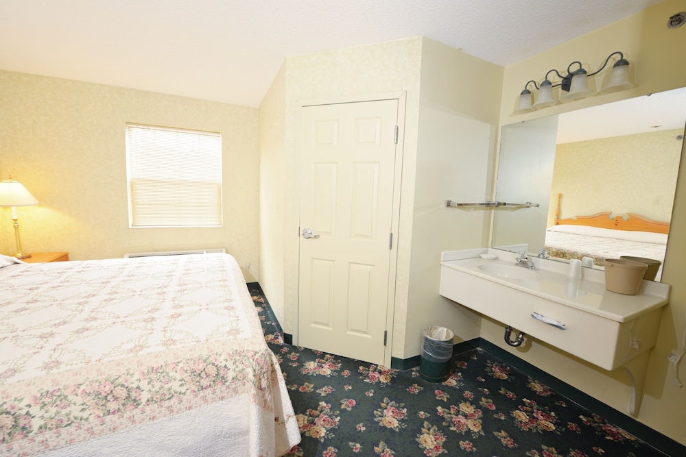 OurGuest Inn and Suites Downtown - photo 10