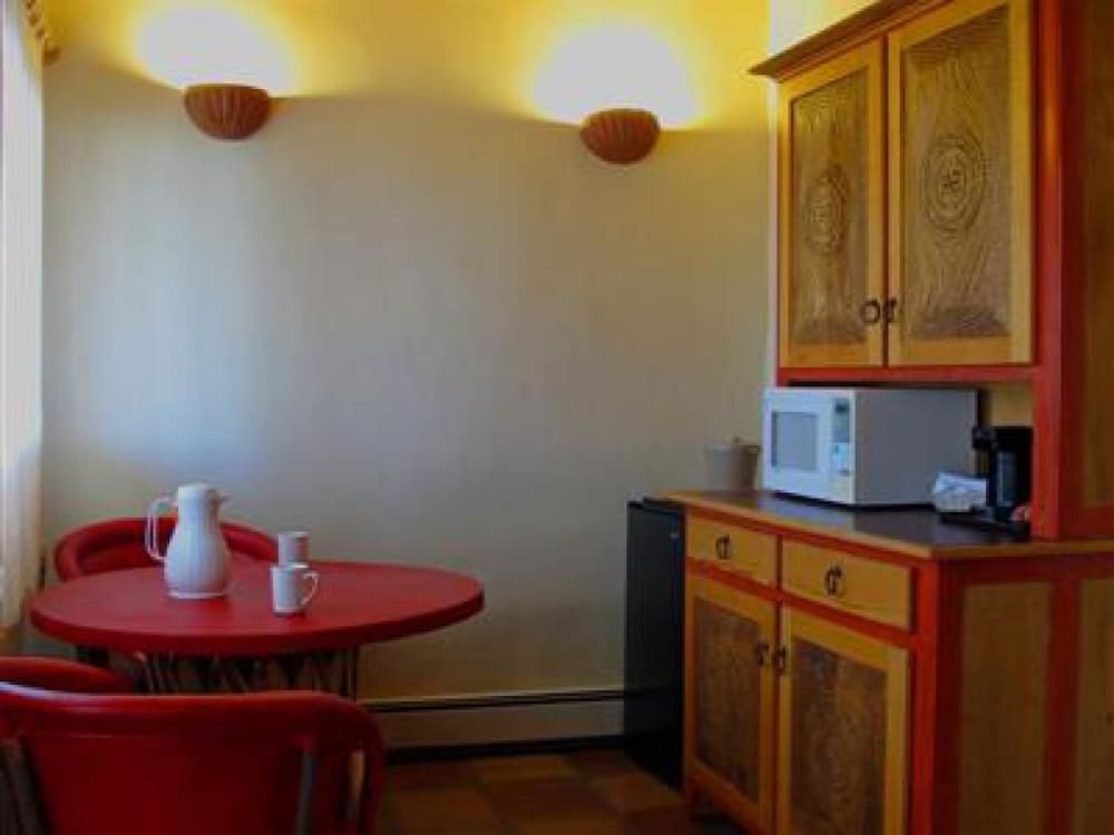 The Abiquiu Inn - photo 39