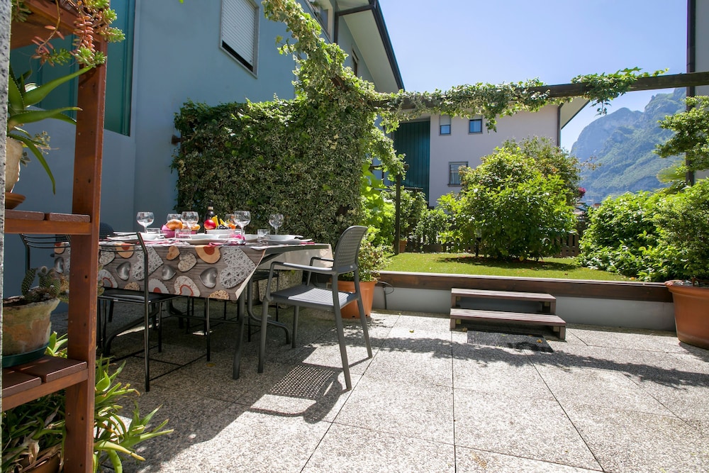 Elegance Suite Isabella — 4-Star Luxury Hotel in Riva Del Garda, Italy