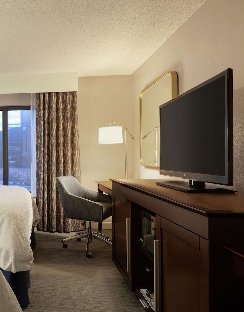 Hampton Inn & Suites Nashville Downtown - photo 35