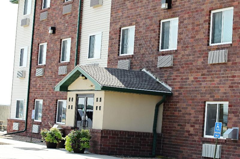 Capri Inn and Suites of Beatrice - photo 6