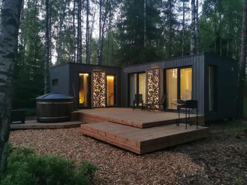 Metsavaatega majake Pärnu piiril in Paikuse, Estonia