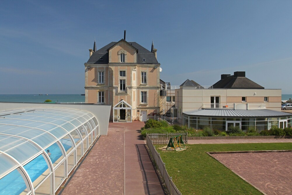 Hôtel Club Les Tourelles — 4-Star Luxury Hotel in Caen, France