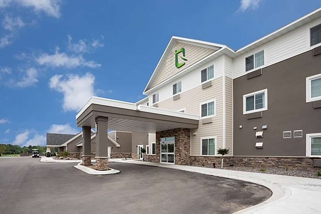 Little Crow Hotel & Conference Trademark by Wyndham - photo 2