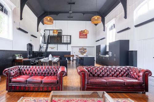 The Great Hall Edwinstowe Hall — 4-Star Luxury Hotel in Edwinstowe, United Kingdom
