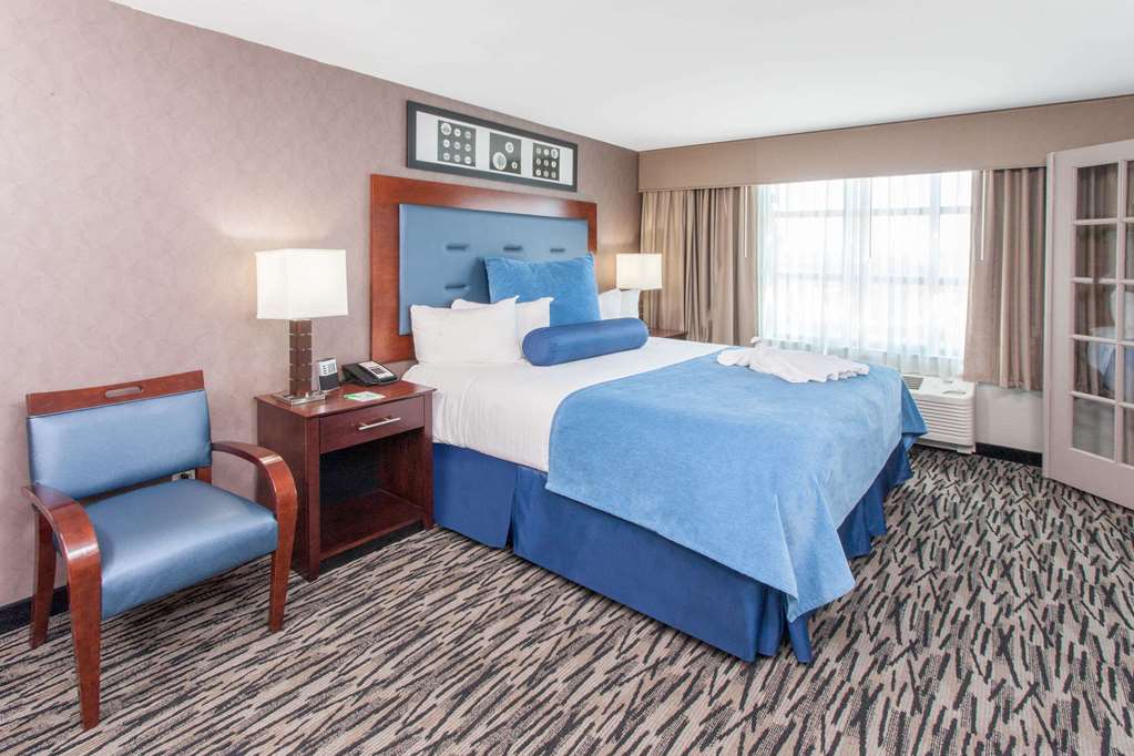 Wyndham Garden Elk Grove Village OHare - photo 15