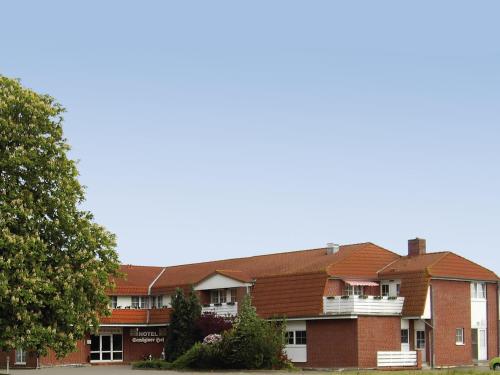 Mucha Ohg Hotel Sembziner Hof — Klink