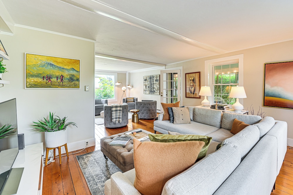 1 Mi to Vineyard: Serene Berkshires Country Escape in Richmond, United States