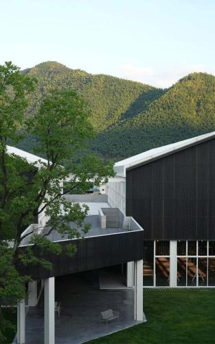 Noxbaseanjl - carbon neutral hotel in Unknown City