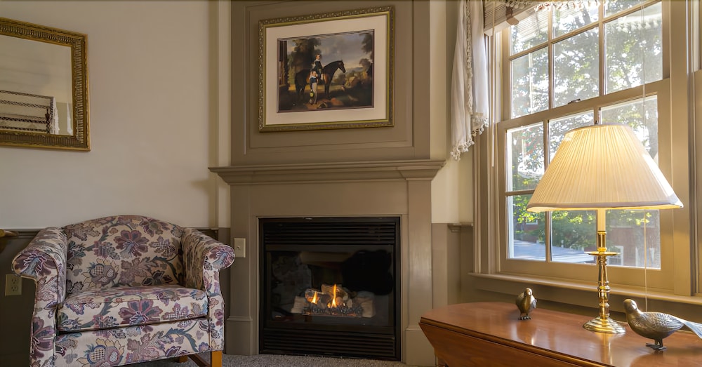 Hancock Inn - photo 10