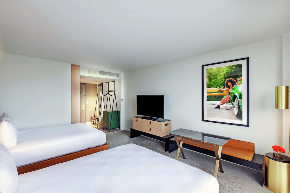 C. Baldwin Curio Collection by Hilton - photo 9