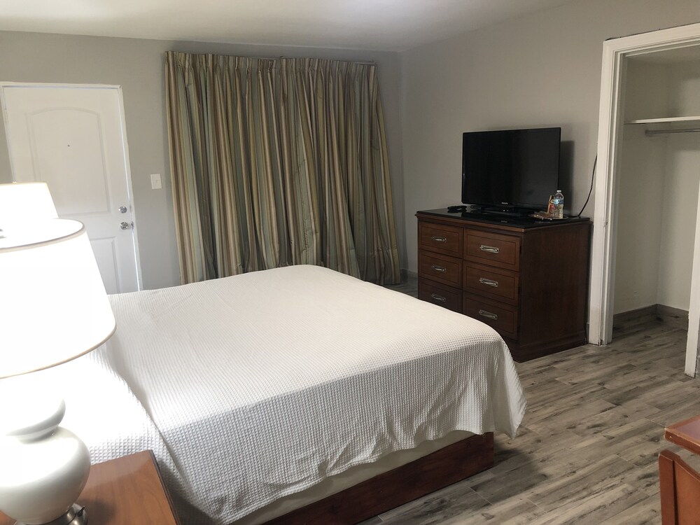 Bay Breeze Inn Bradenton Downtown - photo 4