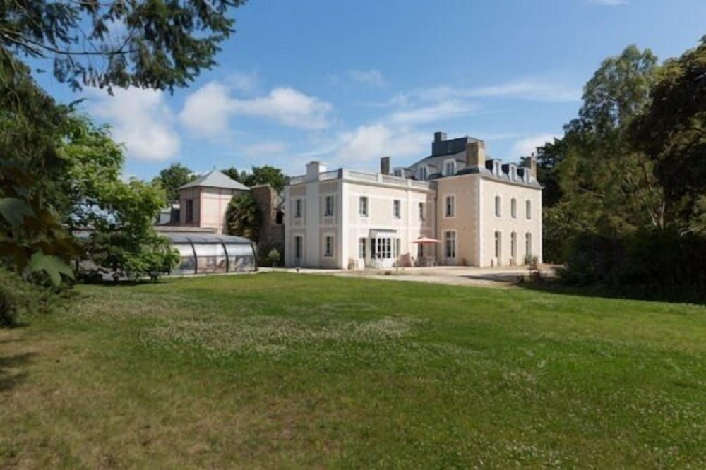 Chateau de Lourdes Cancale St Malo — hotel in Saint-Meloir-Des-Ondes