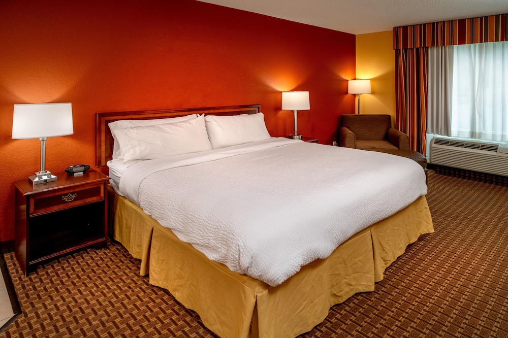 Holiday Inn Express Hotel & Suites Hazard by IHG - photo 16