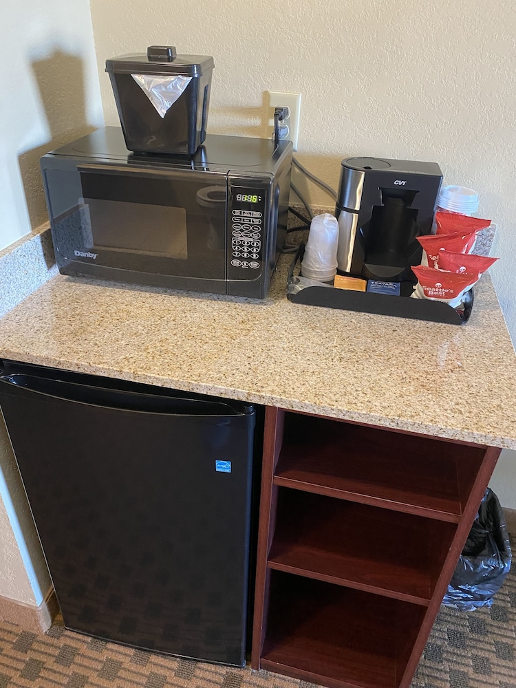 Cobblestone Hotel & Suites Broken Bow - photo 35