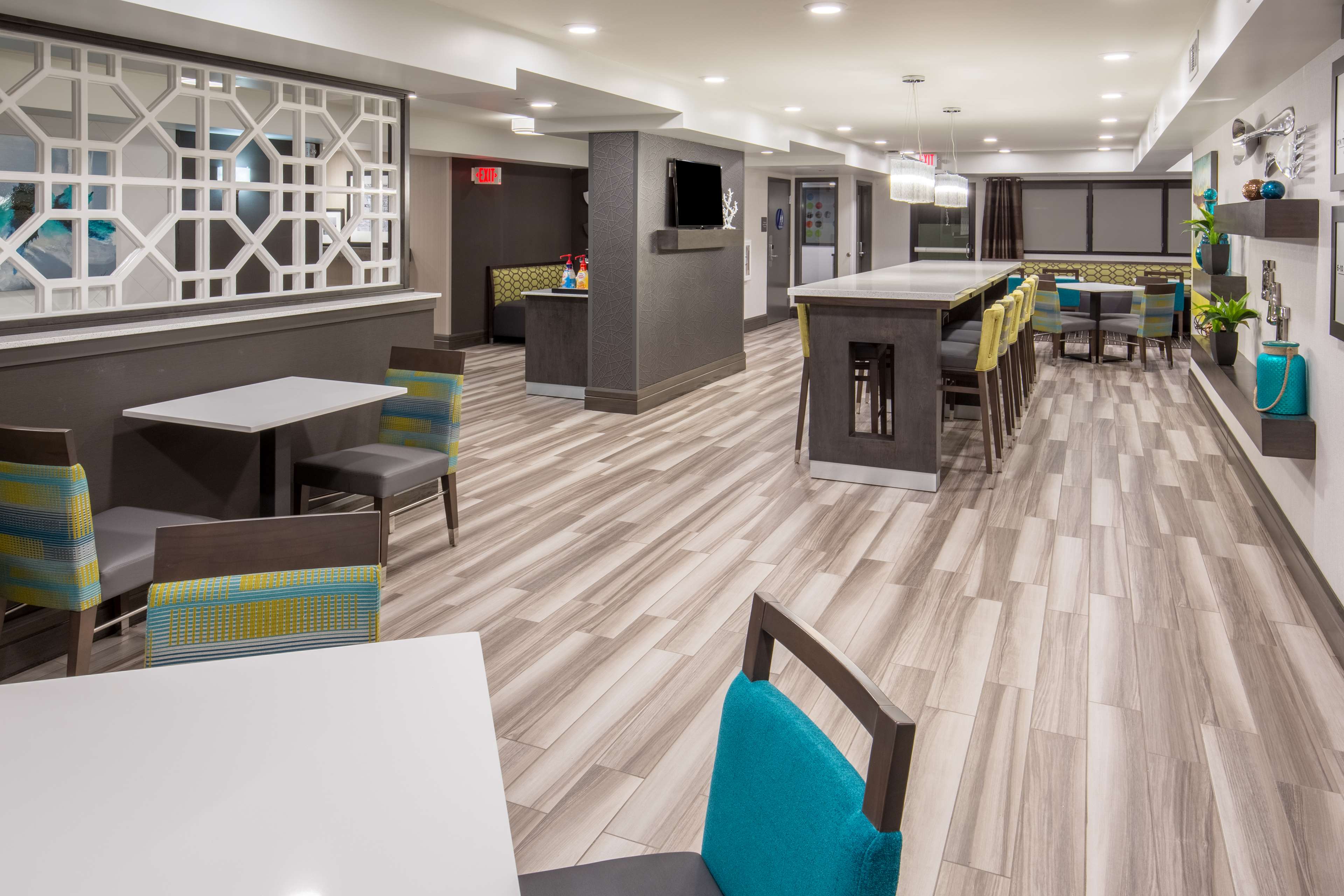Hampton Inn Monterey - photo 10