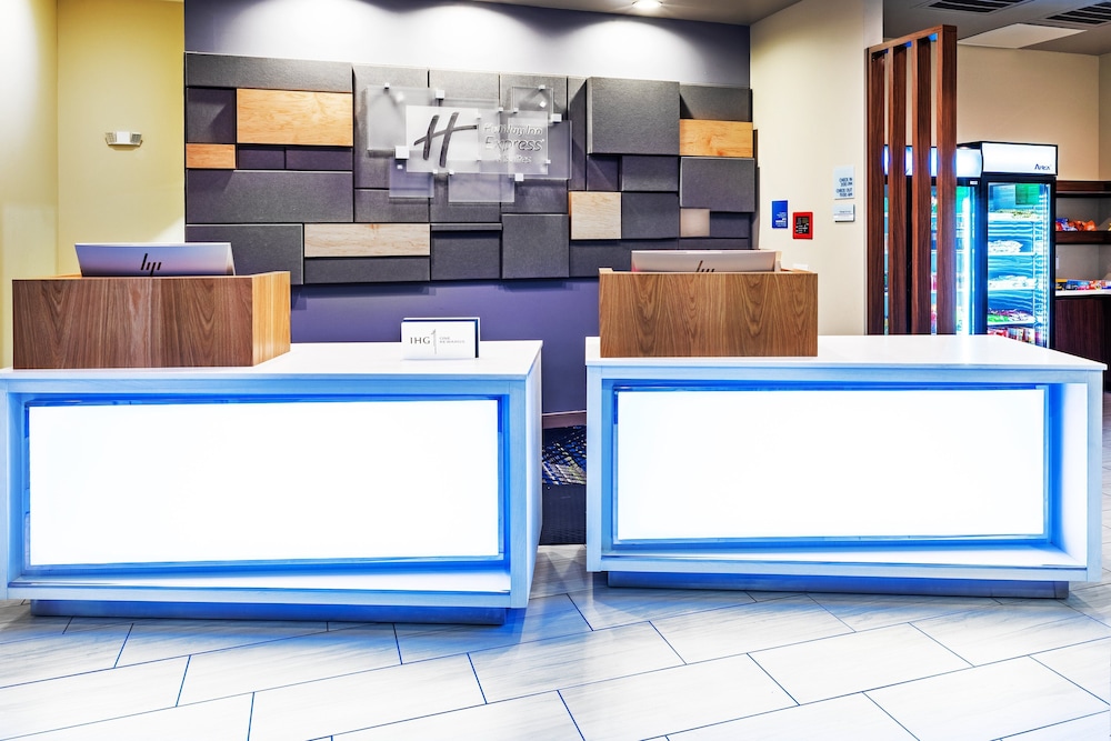 Holiday Inn Express & Suites Houston Downtown North by IHG - photo 44