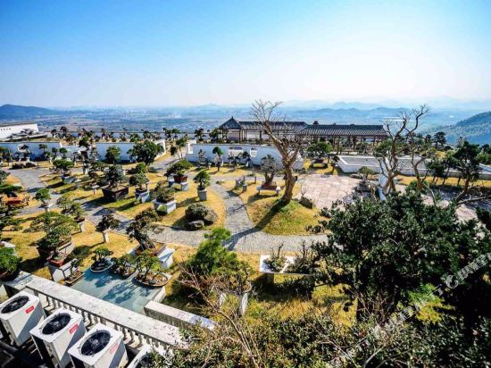 Lvye Shanju Hotel in Ningbo, People's Republic of China