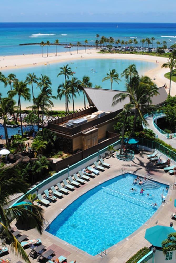Marina Hawaii Vacations at the Ilikai Tower - photo 6