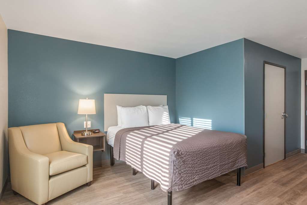 WoodSpring Suites Atlanta McDonough - photo 10