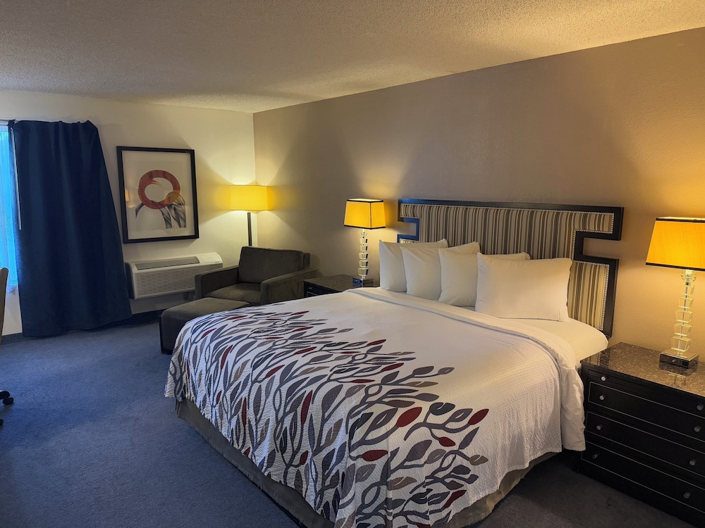 Red Roof Inn Ridgecrest - photo 23