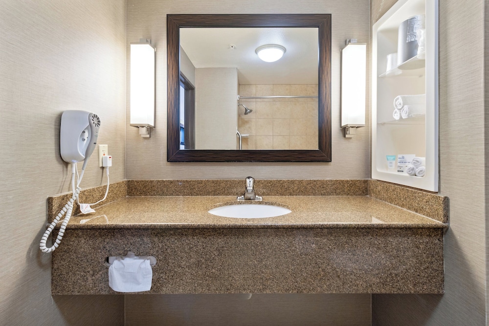 Holiday Inn Express & Suites Barstow Route 66 by IHG - photo 38