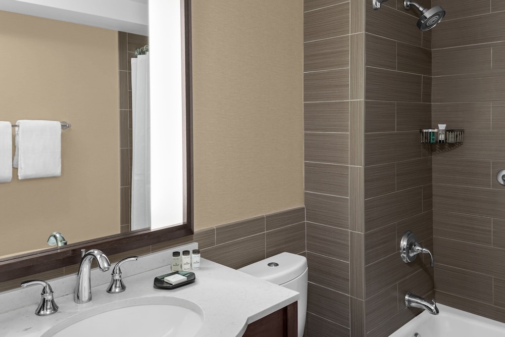 Sheraton Lincoln Harbor Hotel - photo 26