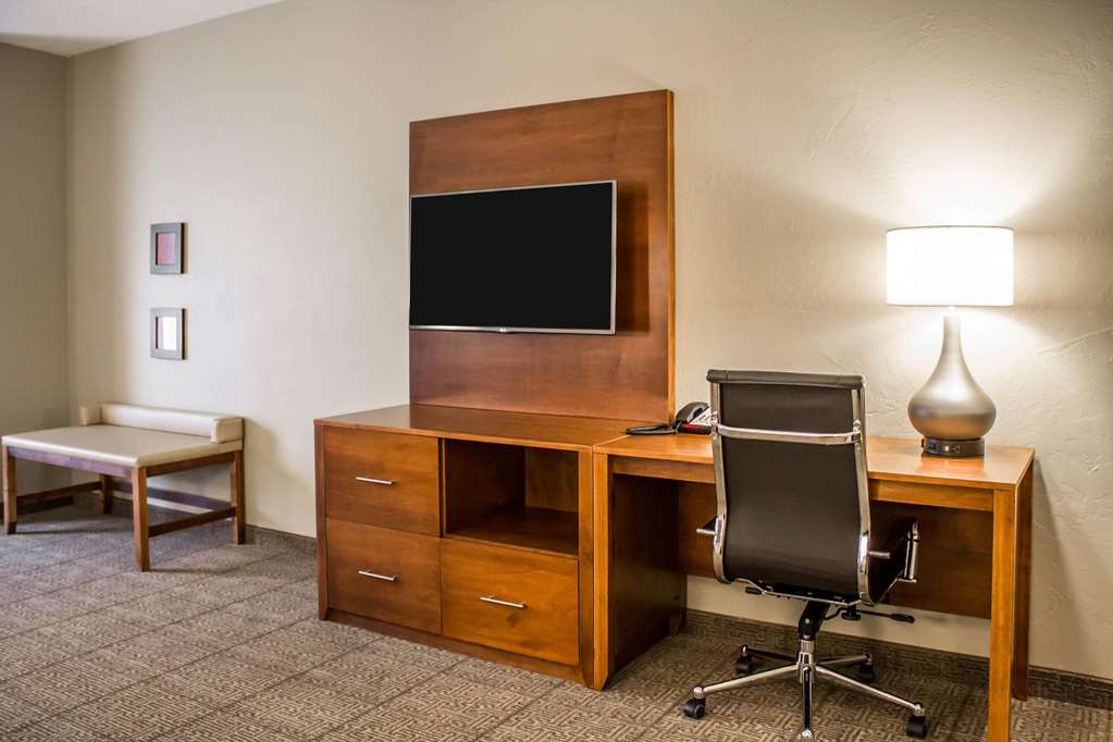 Comfort Suites Hartville North Canton - photo 24