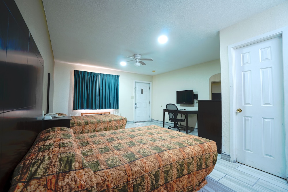 Texas Inn San Benito near Harlingen - photo 32