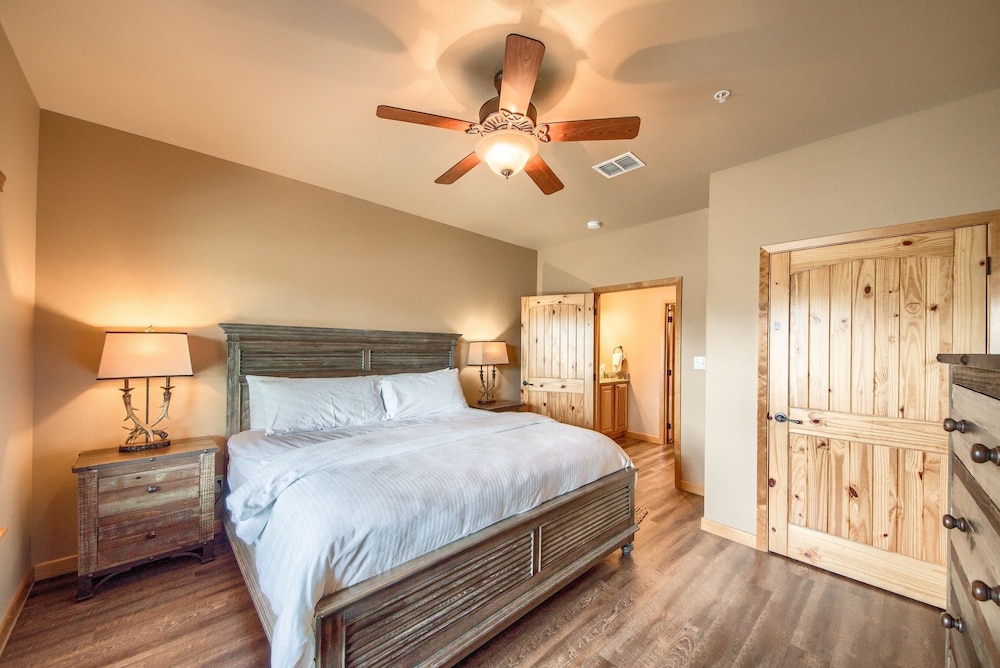 Old Mills Resort OM A3 2 Bedroom Condo by Redawning New Braunfels - photo 3