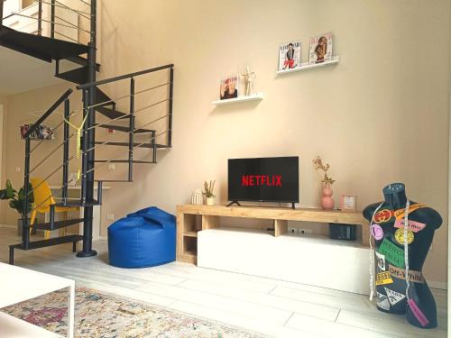 YR Apartments Bocconi Modern Loft 3 Min Walk to Duomo Tram — 4-Star Luxury Hotel in Milan, Italy