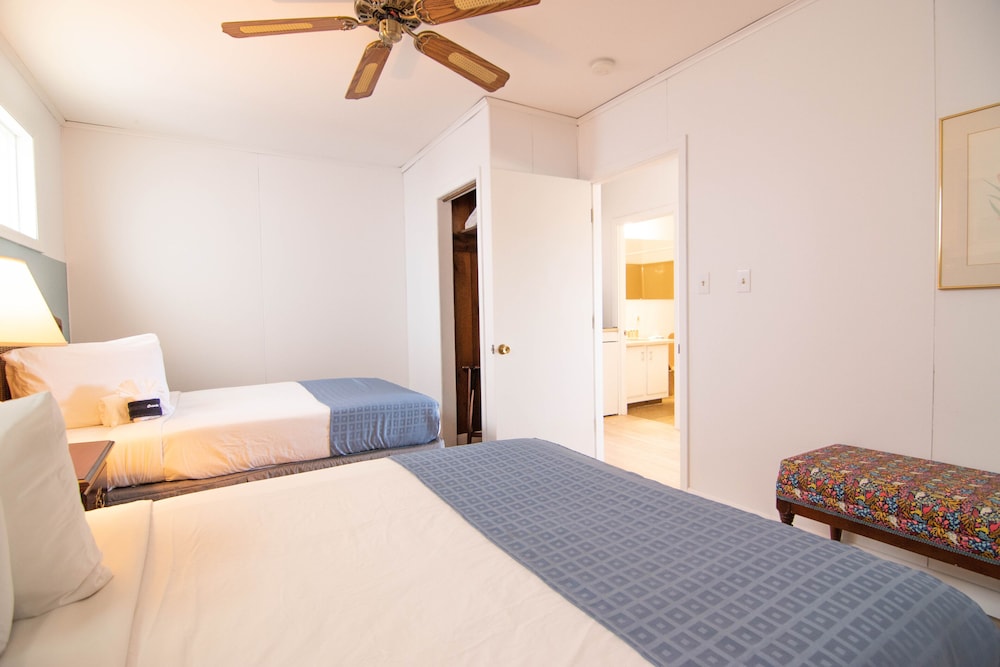 Ocean House Hotel & Motel - photo 22