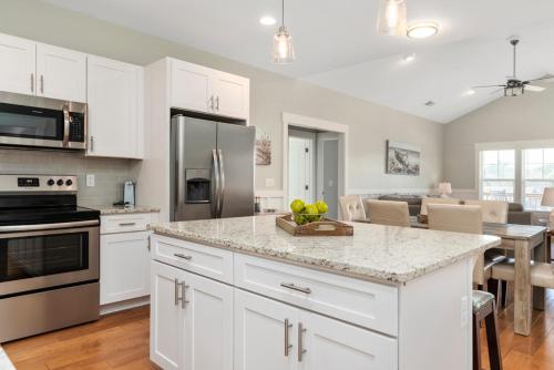 All Summer Long by Oak Island Accommodations - photo 2