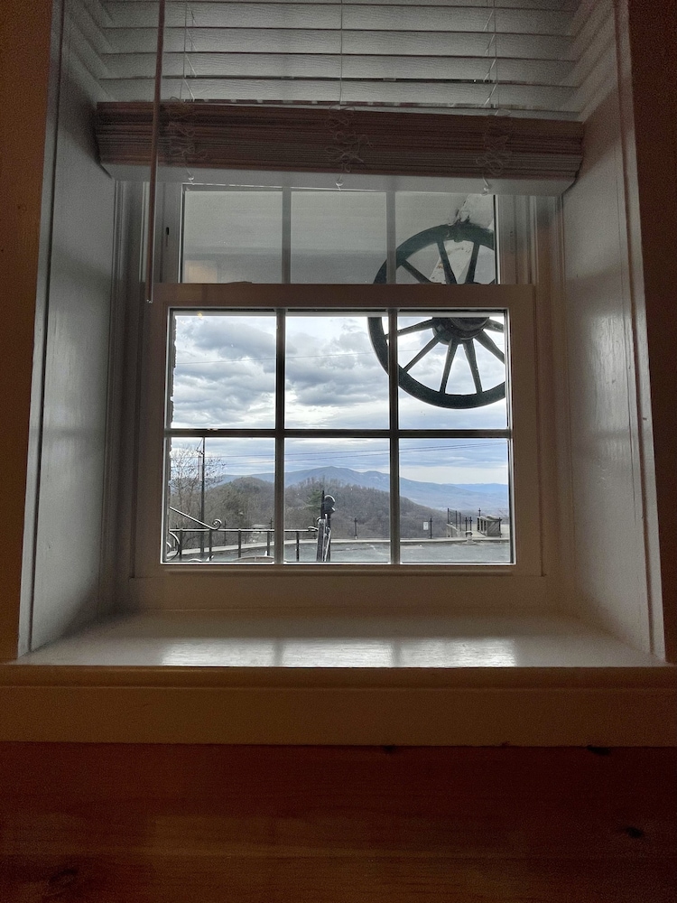 Skyline Village Inn - photo 15