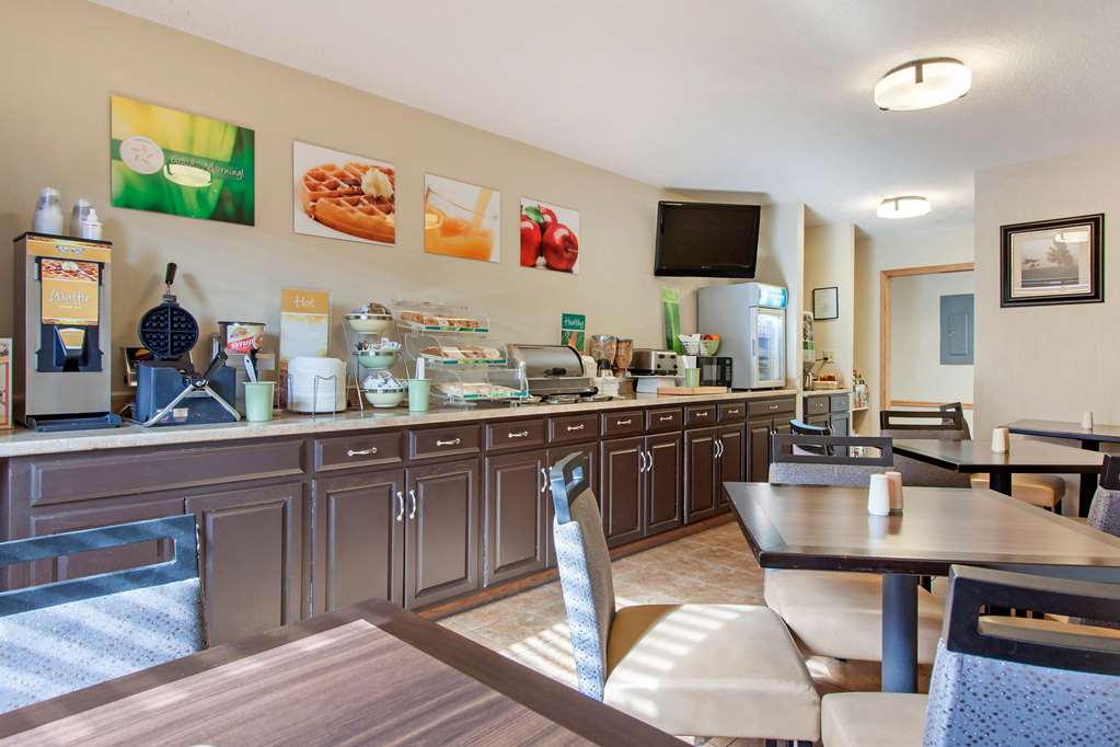 Quality Inn Hays I 70 - photo 32