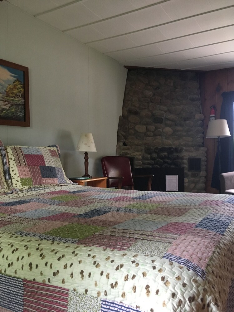 Gilcrest Cottages and Motels - photo 12