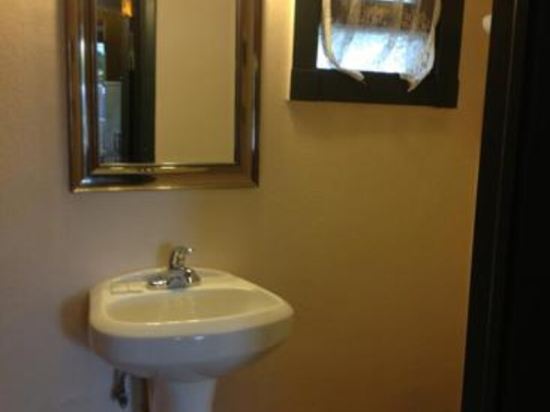 Holly Motel Southampton - photo 17
