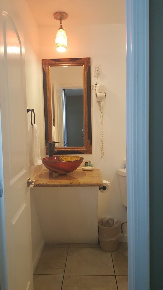 Jefferson Inn and Suites - photo 17