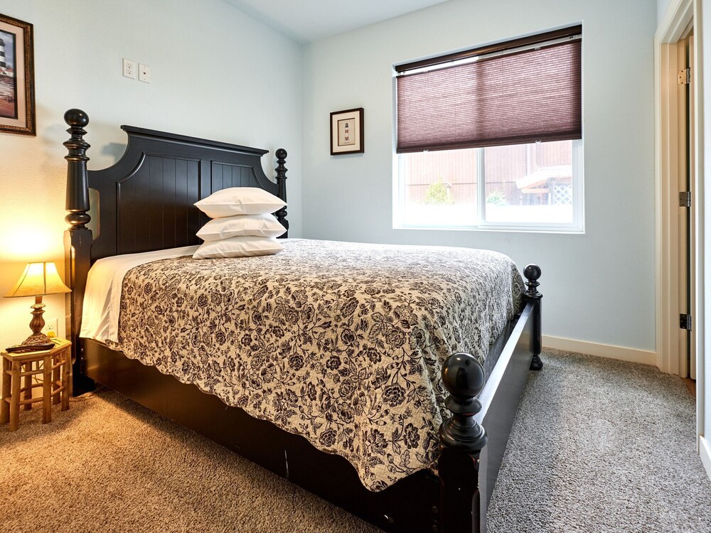 Surfer's Beach Retreat - photo 9