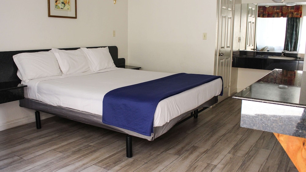Motel 6 Glendale CA Pasadena Burbank Los Angeles - photo 19