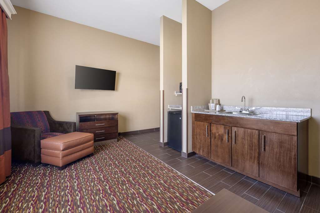 Comfort Inn & Suites West Artesia - photo 22