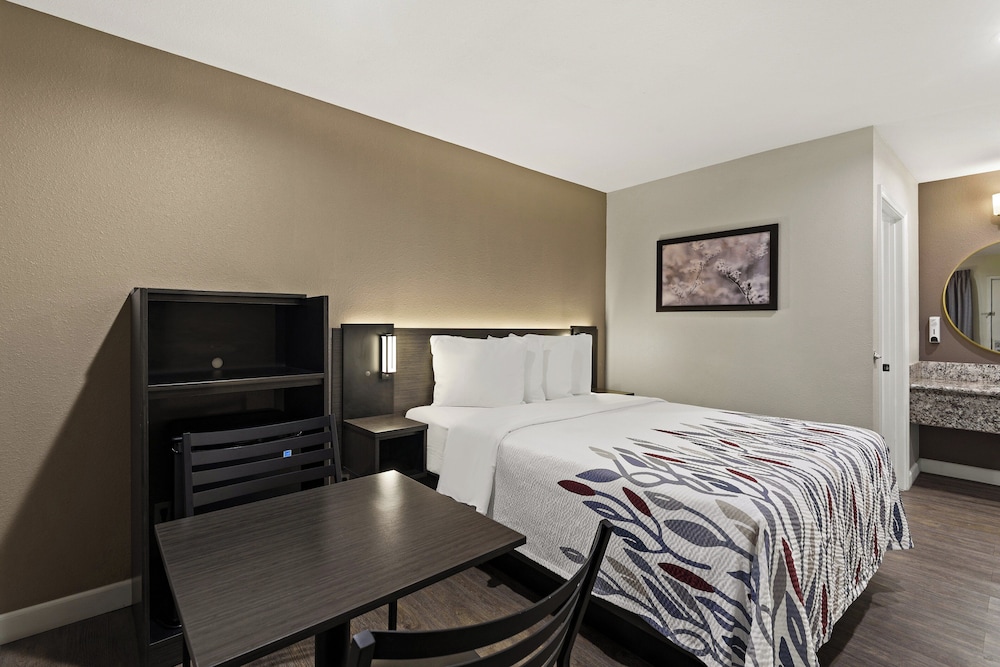 Red Roof Inn Carson Wilmington CA - photo 6