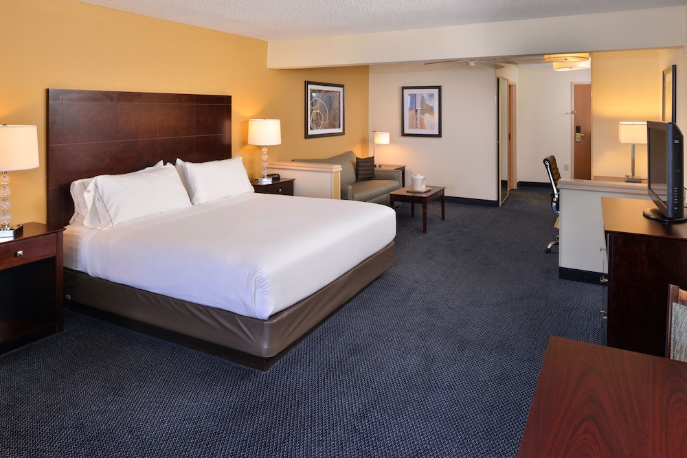 Holiday Inn Express & Suites St Joseph by IHG - photo 6