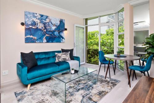 CityPad 1 Bed w Balcony 5 mins to V&A CTICC